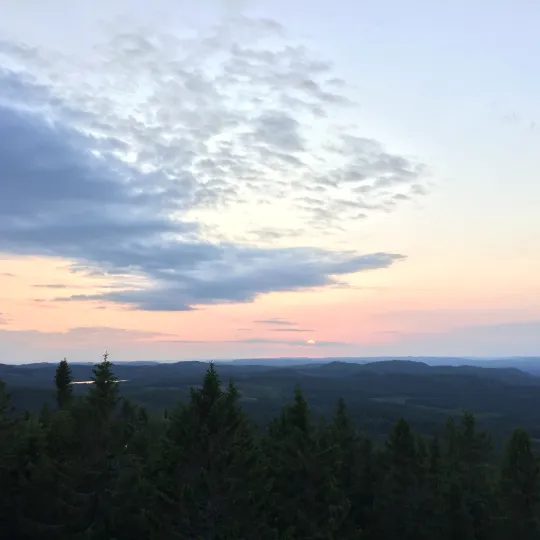 Vy från Avholmsberget över Dellensjöarna