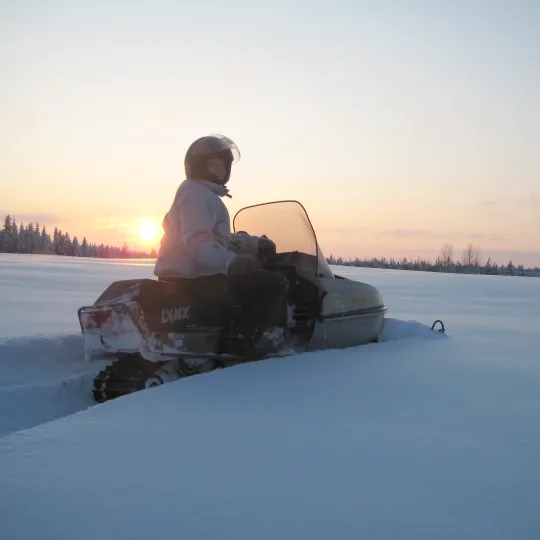 Skoter i djup snö